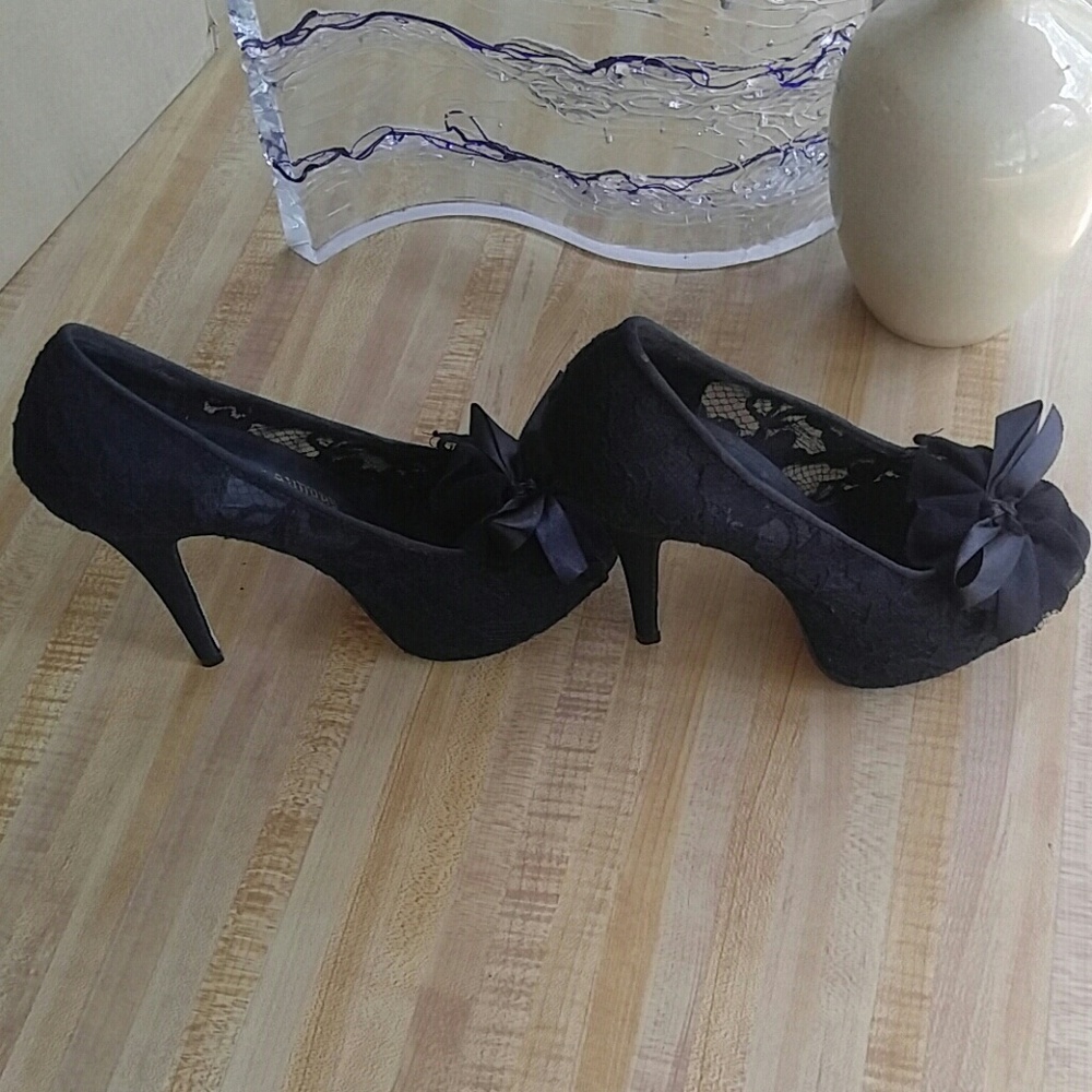 Chinese Laundry Lace Stilettos - Picture 4 of 5